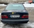 Синий Мерседес Е-Класс, объемом двигателя 3.2 л и пробегом 305 тыс. км за 2500 $, фото 4 на Automoto.ua