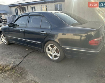 Синій Мерседес Е-Клас, об'ємом двигуна 4.27 л та пробігом 266 тис. км за 1500 $, фото 1 на Automoto.ua