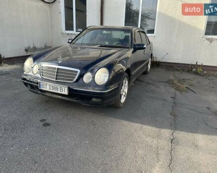 Синій Мерседес Е-Клас, об'ємом двигуна 4.27 л та пробігом 266 тис. км за 1500 $, фото 4 на Automoto.ua