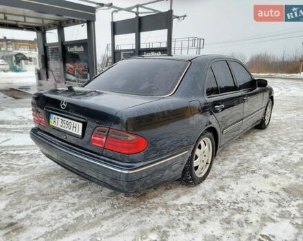 Синий Мерседес Е-Класс, объемом двигателя 2 л и пробегом 380 тыс. км за 4900 $, фото 5 на Automoto.ua