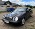 Синий Мерседес Е-Класс, объемом двигателя 2.8 л и пробегом 300 тыс. км за 1500 $, фото 1 на Automoto.ua