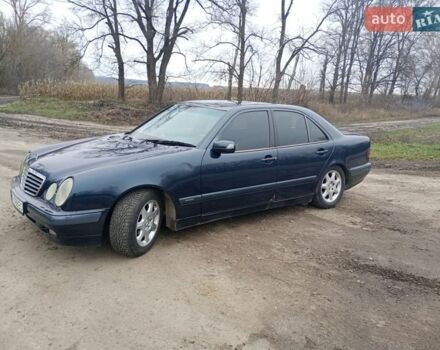Синий Мерседес Е-Класс, объемом двигателя 2.15 л и пробегом 460 тыс. км за 2550 $, фото 2 на Automoto.ua