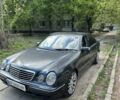 Синий Мерседес Е-Класс, объемом двигателя 3.2 л и пробегом 430 тыс. км за 4300 $, фото 9 на Automoto.ua