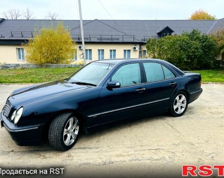 Синий Мерседес Е-Класс, объемом двигателя 2.1 л и пробегом 390 тыс. км за 5000 $, фото 5 на Automoto.ua