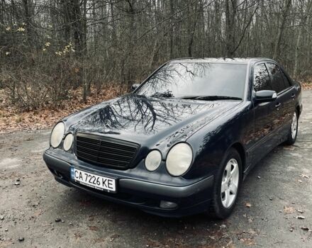Синий Мерседес Е-Класс, объемом двигателя 2.4 л и пробегом 370 тыс. км за 3700 $, фото 1 на Automoto.ua