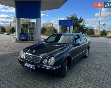 Мерседес Е-Клас 2001 у Жовкві на Automoto.ua Синій Мерседес Е-Клас, об'ємом двигуна 2.69 л та пробігом 299 тис. км за 3349 $, фото 7 на Automoto.ua