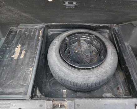 Синий Мерседес Е-Класс, объемом двигателя 2.1 л и пробегом 380 тыс. км за 4700 $, фото 22 на Automoto.ua