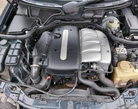 Синий Мерседес Е-Класс, объемом двигателя 2.1 л и пробегом 380 тыс. км за 4700 $, фото 9 на Automoto.ua