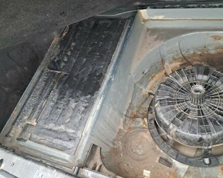 Синий Мерседес Е-Класс, объемом двигателя 2.2 л и пробегом 400 тыс. км за 2850 $, фото 13 на Automoto.ua