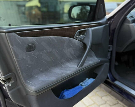 Синій Мерседес Е-Клас, об'ємом двигуна 2.7 л та пробігом 346 тис. км за 7700 $, фото 17 на Automoto.ua