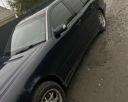 Синій Мерседес Е-Клас, об'ємом двигуна 2 л та пробігом 400 тис. км за 2850 $, фото 5 на Automoto.ua