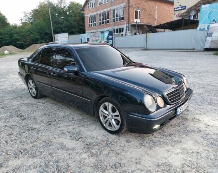 Синий Мерседес Е-Класс, объемом двигателя 2.1 л и пробегом 380 тыс. км за 4700 $, фото 3 на Automoto.ua