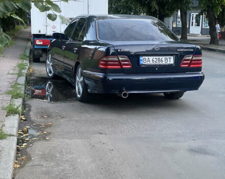 Мерседес Е-Класс 2001 в Бережанах на Automoto.ua Синий Мерседес Е-Класс, объемом двигателя 2 л и пробегом 300 тыс. км за 2450 $, фото 6 на Automoto.ua