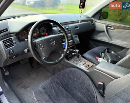 Синій Мерседес Е-Клас, об'ємом двигуна 2.7 л та пробігом 346 тис. км за 7700 $, фото 18 на Automoto.ua