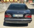 Синий Мерседес Е-Класс, объемом двигателя 3.22 л и пробегом 350 тыс. км за 1450 $, фото 4 на Automoto.ua