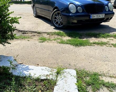 Синий Мерседес Е-Класс, объемом двигателя 2 л и пробегом 0 тыс. км за 3200 $, фото 5 на Automoto.ua