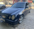 Мерседес Е-Класс 2001 в Бережанах на Automoto.ua Синий Мерседес Е-Класс, объемом двигателя 2 л и пробегом 300 тыс. км за 2450 $, фото 1 на Automoto.ua