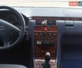Синій Мерседес Е-Клас, об'ємом двигуна 2.6 л та пробігом 399 тис. км за 4900 $, фото 8 на Automoto.ua