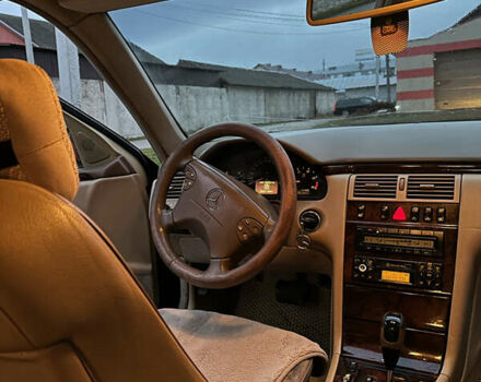 Синий Мерседес Е-Класс, объемом двигателя 3.23 л и пробегом 520 тыс. км за 2200 $, фото 11 на Automoto.ua