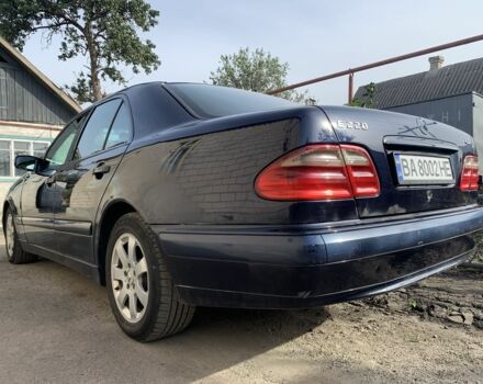 Синий Мерседес Е-Класс, объемом двигателя 2.1 л и пробегом 376 тыс. км за 4100 $, фото 12 на Automoto.ua