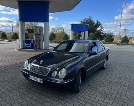 Мерседес Е-Класс 2001 в Жовкве на Automoto.ua Синий Мерседес Е-Класс, объемом двигателя 2.7 л и пробегом 299 тыс. км за 3649 $, фото 5 на Automoto.ua