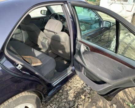 Синий Мерседес Е-Класс, объемом двигателя 2.1 л и пробегом 376 тыс. км за 4100 $, фото 7 на Automoto.ua