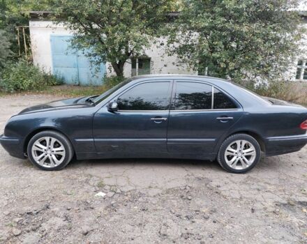 Синий Мерседес Е-Класс, объемом двигателя 2.1 л и пробегом 380 тыс. км за 4700 $, фото 16 на Automoto.ua