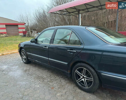 Синий Мерседес Е-Класс, объемом двигателя 3.23 л и пробегом 520 тыс. км за 2200 $, фото 2 на Automoto.ua