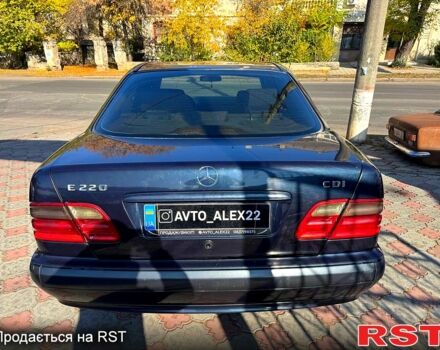 Синій Мерседес Е-Клас, об'ємом двигуна 2.2 л та пробігом 300 тис. км за 2699 $, фото 5 на Automoto.ua