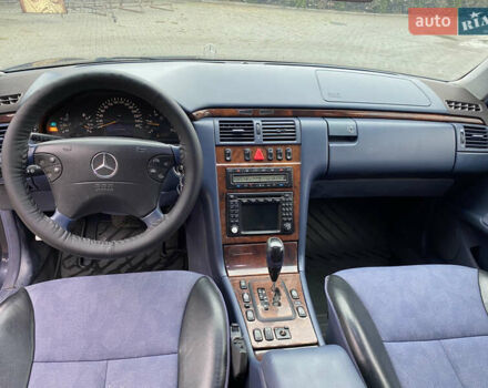 Синий Мерседес Е-Класс, объемом двигателя 3.22 л и пробегом 560 тыс. км за 3699 $, фото 14 на Automoto.ua