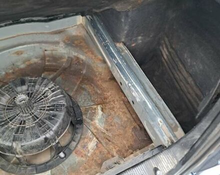 Синий Мерседес Е-Класс, объемом двигателя 2.2 л и пробегом 400 тыс. км за 2850 $, фото 11 на Automoto.ua