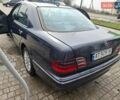 Синий Мерседес Е-Класс, объемом двигателя 2.69 л и пробегом 400 тыс. км за 3700 $, фото 11 на Automoto.ua