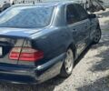 Синій Мерседес Е-Клас, об'ємом двигуна 2 л та пробігом 450 тис. км за 3200 $, фото 6 на Automoto.ua