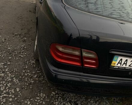 Синій Мерседес Е-Клас, об'ємом двигуна 2 л та пробігом 400 тис. км за 2850 $, фото 4 на Automoto.ua