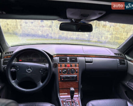 Синий Мерседес Е-Класс, объемом двигателя 2.7 л и пробегом 350 тыс. км за 6700 $, фото 26 на Automoto.ua