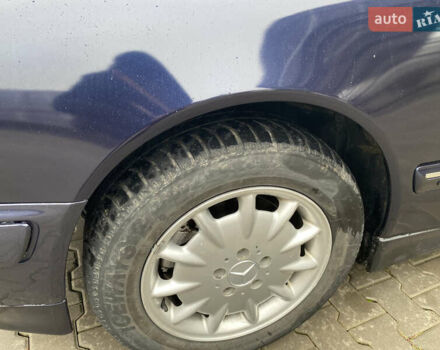 Синий Мерседес Е-Класс, объемом двигателя 3.22 л и пробегом 560 тыс. км за 3699 $, фото 19 на Automoto.ua