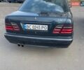 Синий Мерседес Е-Класс, объемом двигателя 2.69 л и пробегом 350 тыс. км за 4300 $, фото 4 на Automoto.ua