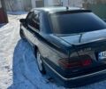 Синий Мерседес Е-Класс, объемом двигателя 2.2 л и пробегом 400 тыс. км за 3800 $, фото 4 на Automoto.ua