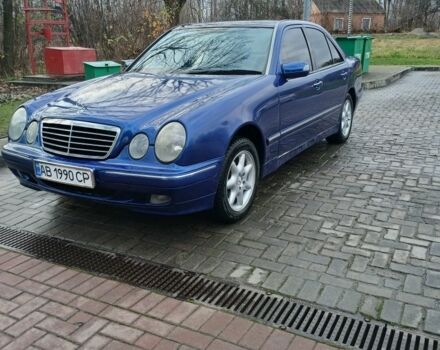 Синий Мерседес Е-Класс, объемом двигателя 2 л и пробегом 300 тыс. км за 3800 $, фото 5 на Automoto.ua