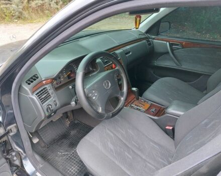 Синий Мерседес Е-Класс, объемом двигателя 2.1 л и пробегом 380 тыс. км за 4700 $, фото 17 на Automoto.ua