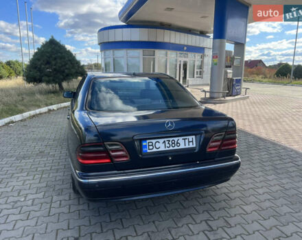 Мерседес Е-Класс 2001 в Жовкве на Automoto.ua Синий Мерседес Е-Класс, объемом двигателя 2.69 л и пробегом 299 тыс. км за 3649 $, фото 5 на Automoto.ua