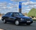 Мерседес Е-Класс 2001 в Жовкве на Automoto.ua Синий Мерседес Е-Класс, объемом двигателя 2.7 л и пробегом 299 тыс. км за 3649 $, фото 1 на Automoto.ua