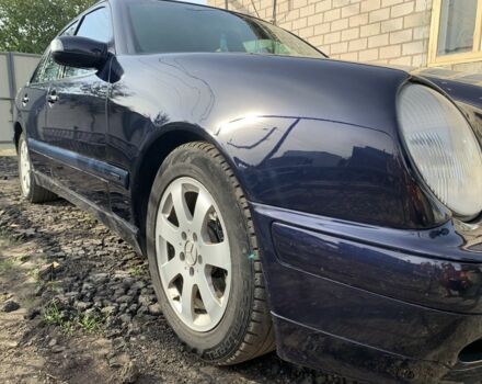 Синий Мерседес Е-Класс, объемом двигателя 2.1 л и пробегом 376 тыс. км за 4100 $, фото 10 на Automoto.ua