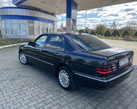 Мерседес Е-Класс 2001 в Жовкве на Automoto.ua Синий Мерседес Е-Класс, объемом двигателя 2.7 л и пробегом 299 тыс. км за 3649 $, фото 3 на Automoto.ua