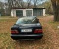Мерседес Е-Класс 2001 в Путиле на Automoto.ua Синий Мерседес Е-Класс, объемом двигателя 3.2 л и пробегом 545 тыс. км за 3000 $, фото 1 на Automoto.ua