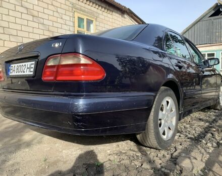 Синий Мерседес Е-Класс, объемом двигателя 2.1 л и пробегом 376 тыс. км за 4100 $, фото 13 на Automoto.ua