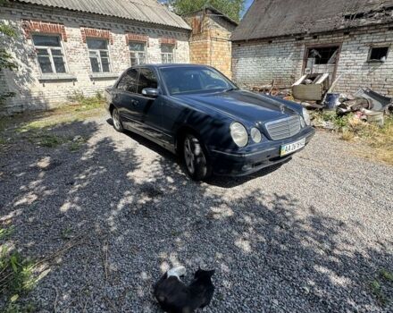 Синій Мерседес Е-Клас, об'ємом двигуна 2 л та пробігом 450 тис. км за 3200 $, фото 5 на Automoto.ua