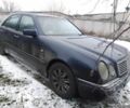 Синій Мерседес Е-Клас, об'ємом двигуна 3 л та пробігом 215 тис. км за 2427 $, фото 4 на Automoto.ua