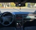 Синий Мерседес Е-Класс, объемом двигателя 2.2 л и пробегом 300 тыс. км за 2699 $, фото 8 на Automoto.ua