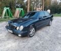 Синий Мерседес Е-Класс, объемом двигателя 2.1 л и пробегом 380 тыс. км за 4700 $, фото 1 на Automoto.ua